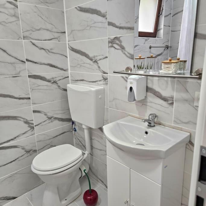Cozy Sorada 2 Apartment Bragadiru ภายนอก รูปภาพ